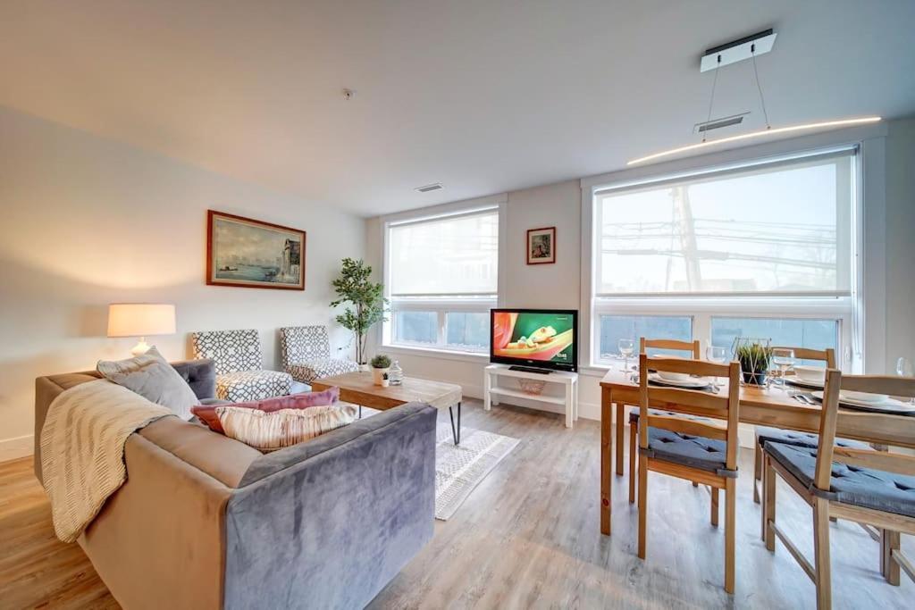 Luxurious Modern 2Br Condo Sleeps 5 Coffee, Ac, Wifi Χάλιφαξ Εξωτερικό φωτογραφία