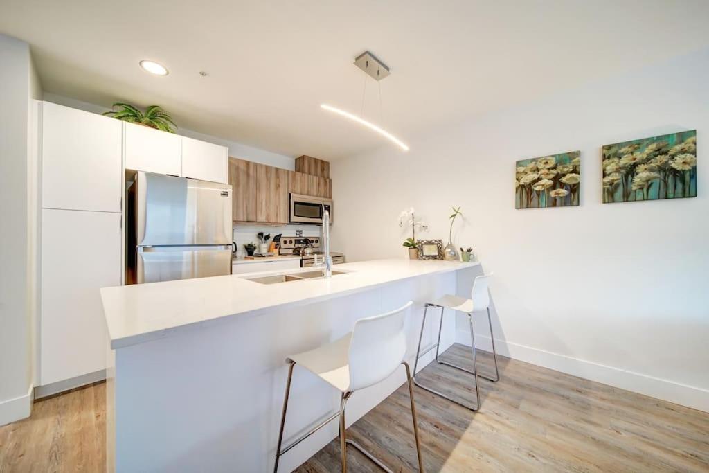 Luxurious Modern 2Br Condo Sleeps 5 Coffee, Ac, Wifi Χάλιφαξ Εξωτερικό φωτογραφία