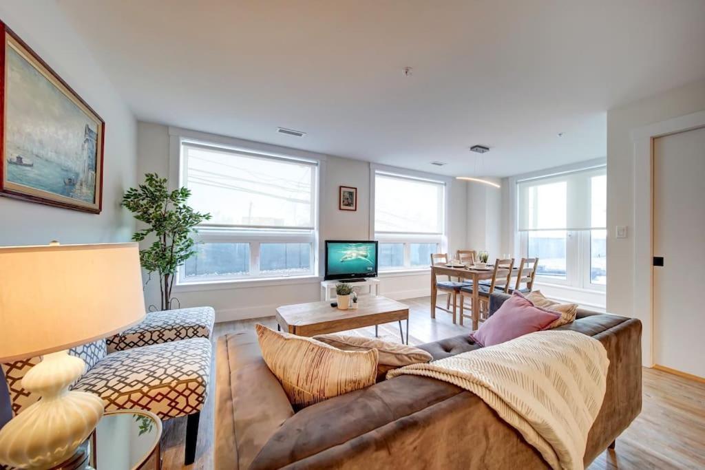 Luxurious Modern 2Br Condo Sleeps 5 Coffee, Ac, Wifi Χάλιφαξ Εξωτερικό φωτογραφία