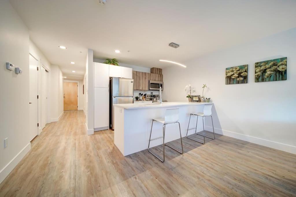 Luxurious Modern 2Br Condo Sleeps 5 Coffee, Ac, Wifi Χάλιφαξ Εξωτερικό φωτογραφία